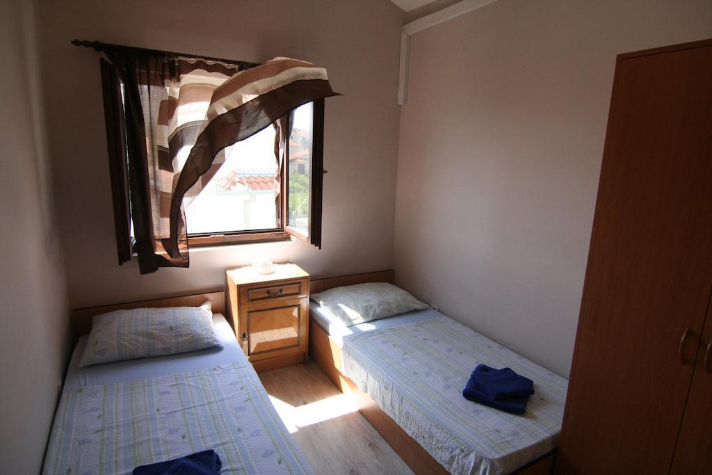 Apartments Marta Trogir Room photo