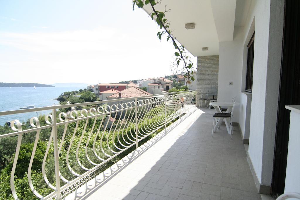 Apartments Marta Trogir Room photo